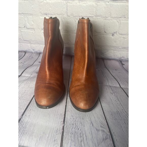 Bata Ankle Boots Women's 40 / 8.5 Brown Leather Distressed Zip Block Heel Bootie - Picture 3 of 9